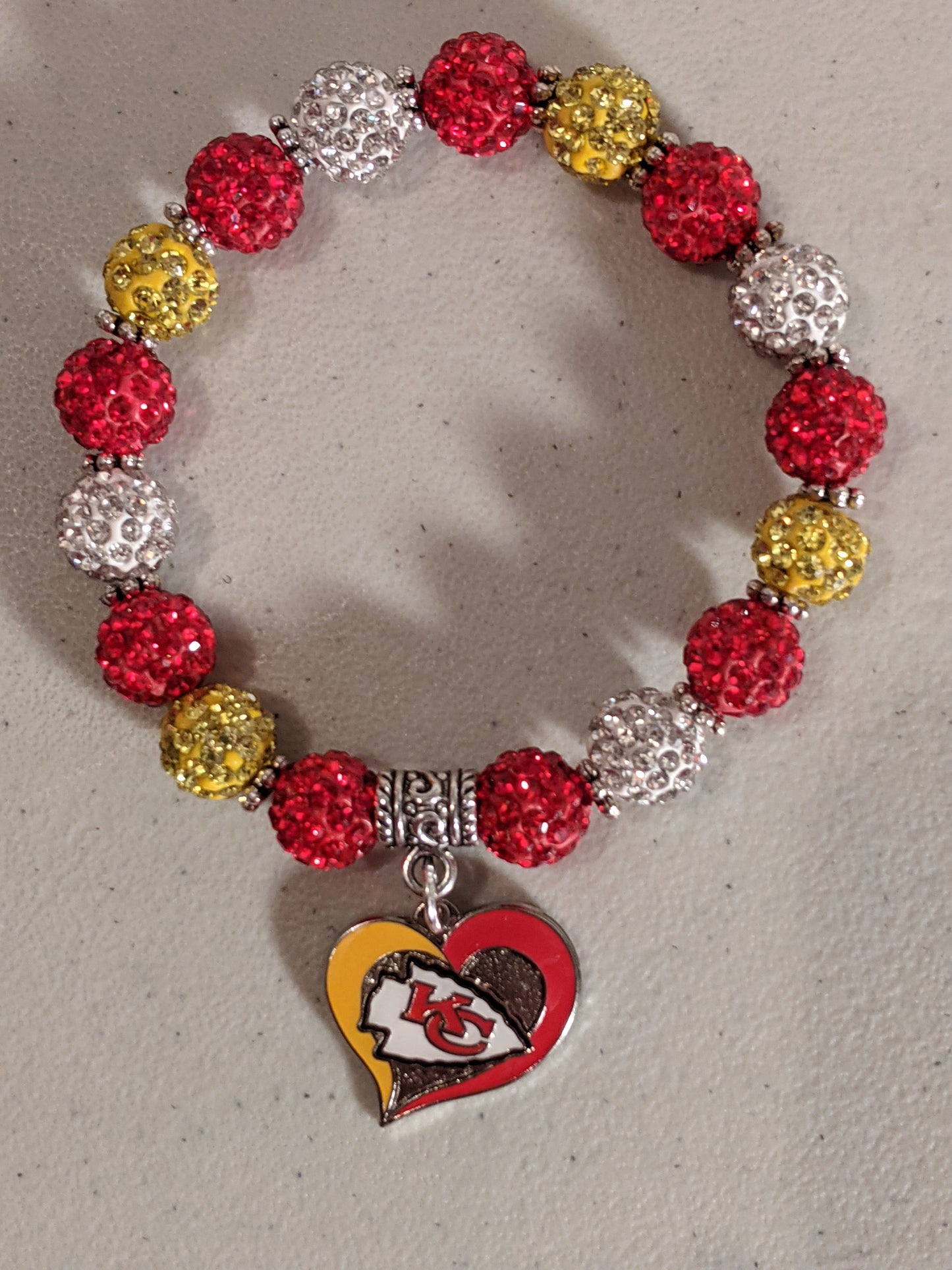 A10-KC Chiefs Themed Beaded Bracelet-v2 with heart logo charm