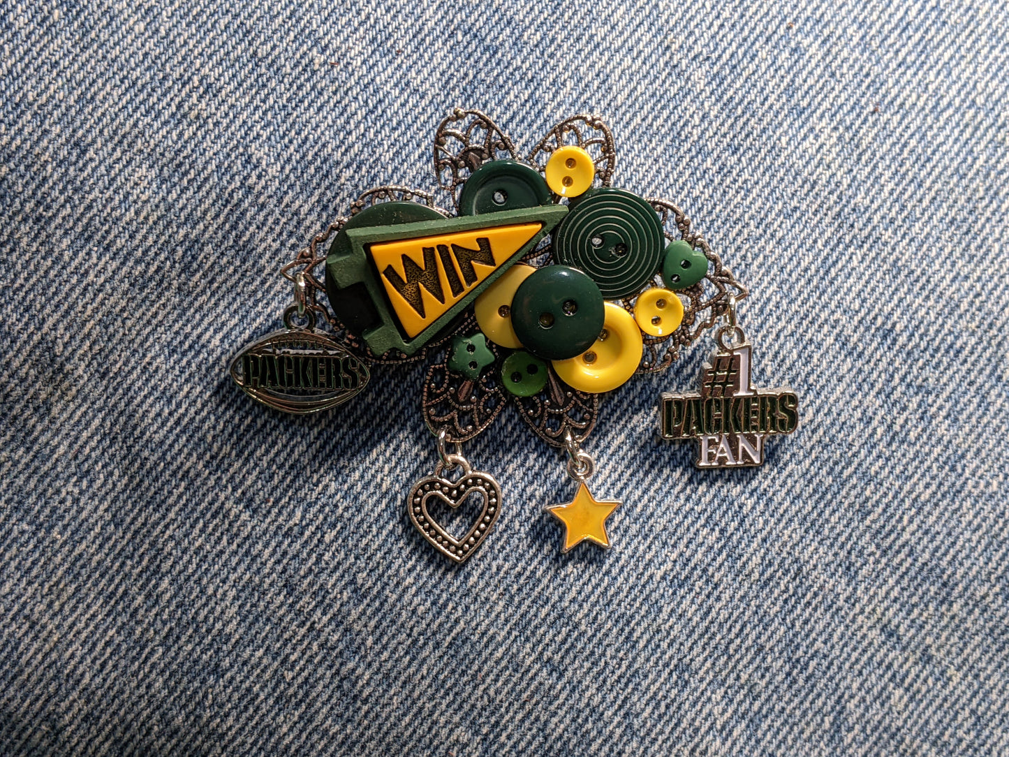 Green Bay Packers Themed Brooch-Unique Charm Pin! Packers1