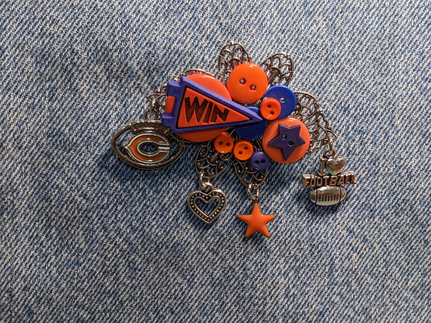 Chicago Bears Themed Brooch-Unique Charm Pin! Bears1