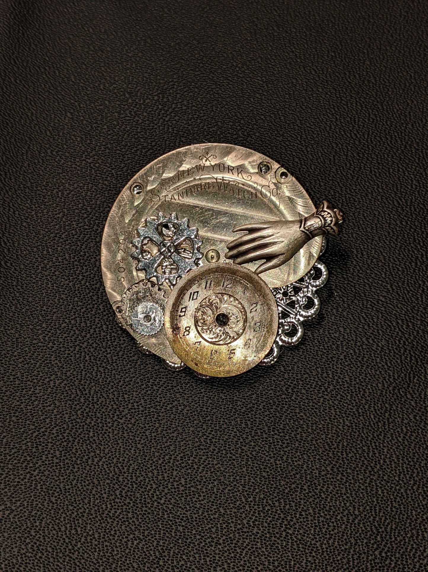 Steampunk Themed Brooch-Unique Charm Pin! TOP1-with real watch parts