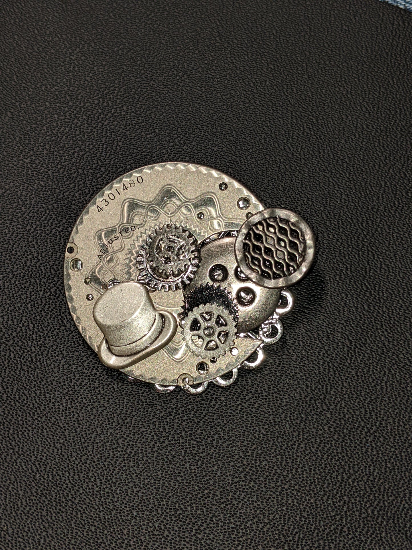 Steampunk Themed Brooch-Unique Charm Pin! TOP6-with real watch parts