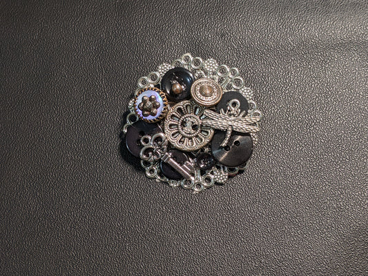 Vintage Steampunk Themed Brooch-Unique Charm Pin! Vintage12
