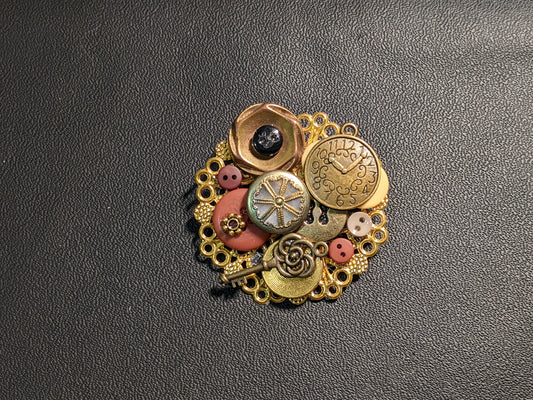 Vintage Steampunk Themed Brooch-Unique Charm Pin! Vintage16