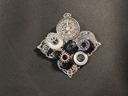 Vintage Steampunk Themed Brooch-Unique Charm Pin! Vintage25